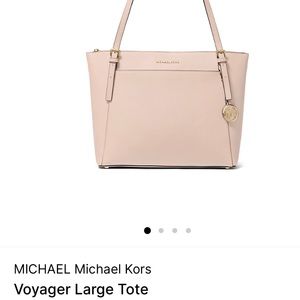 Michael Kors Voyager Tote
